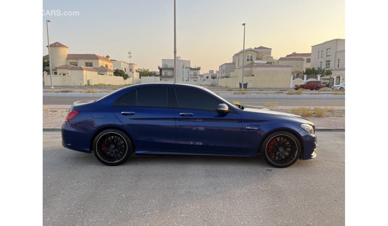 مرسيدس بنز C 63S AMG