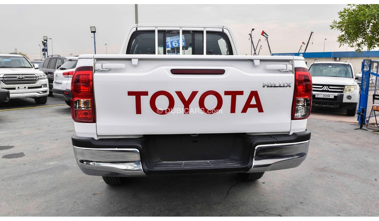 Toyota Hilux Double Cab 2.4L Diesel MT