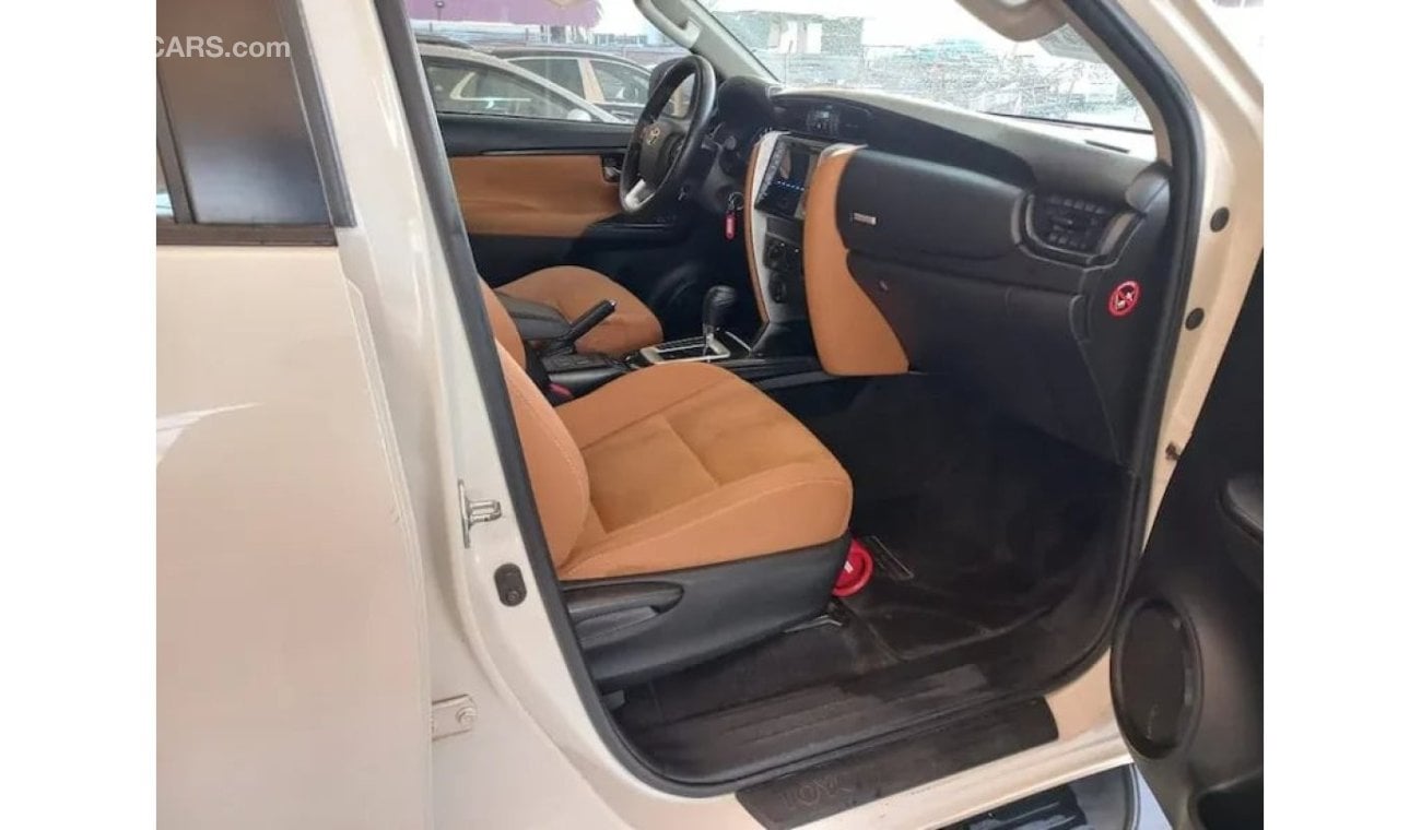 Toyota Fortuner TOYOTA FORTUNER 2.7EXR 2019 IN EXCELLENT CONDITION WITH ORGINAL SPARE KEYS