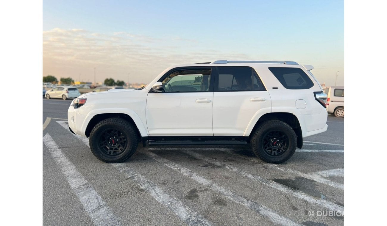 تويوتا Runner4 2018 Toyota 4runner, Sr5 Premium 4.0L V-6 DOHC, VVT- Leather & Electric  Seats - Sunroof