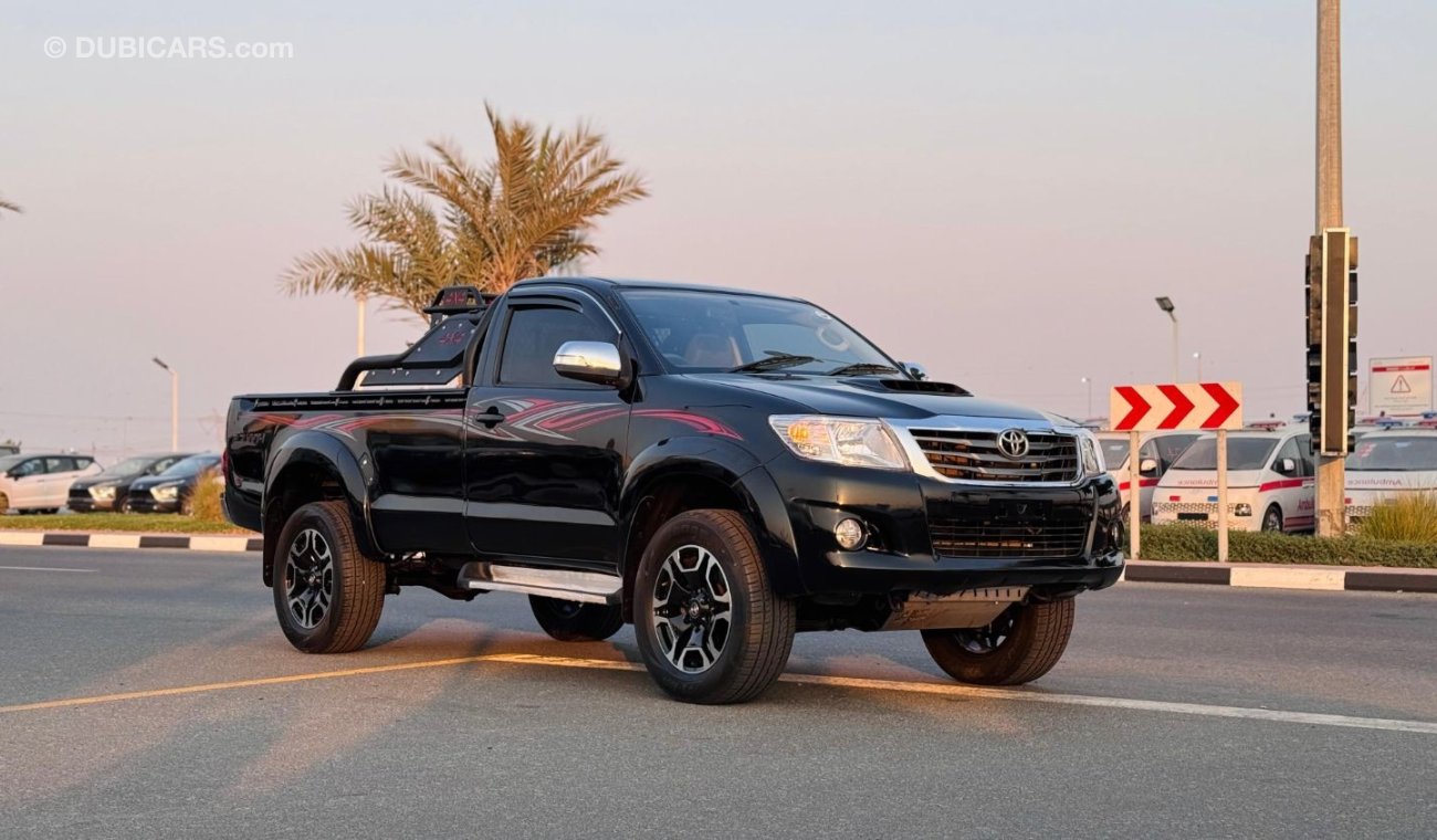 تويوتا هيلوكس SINGLE CABIN | 4 x 4 | PREMIUM SPORT BAR WITH BASKET 3.0L DIESEL | RHD | 2010 |