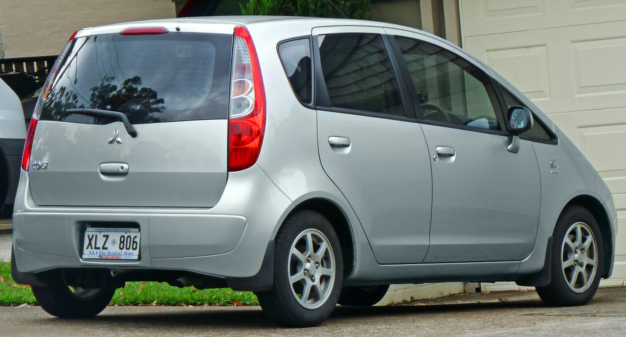 Mitsubishi Colt exterior - Rear Left Angled