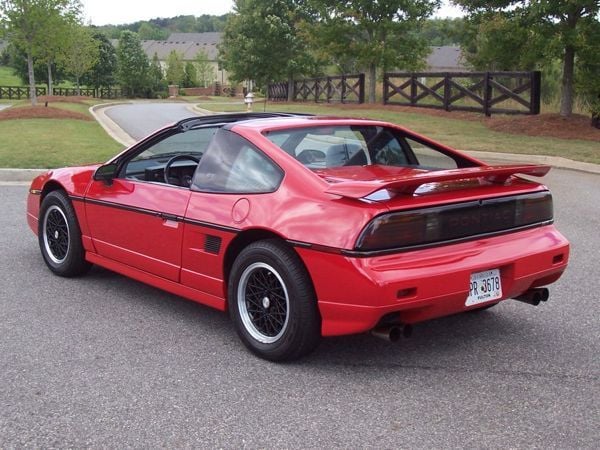 Pontiac Fiero exterior - Rear Right Angled