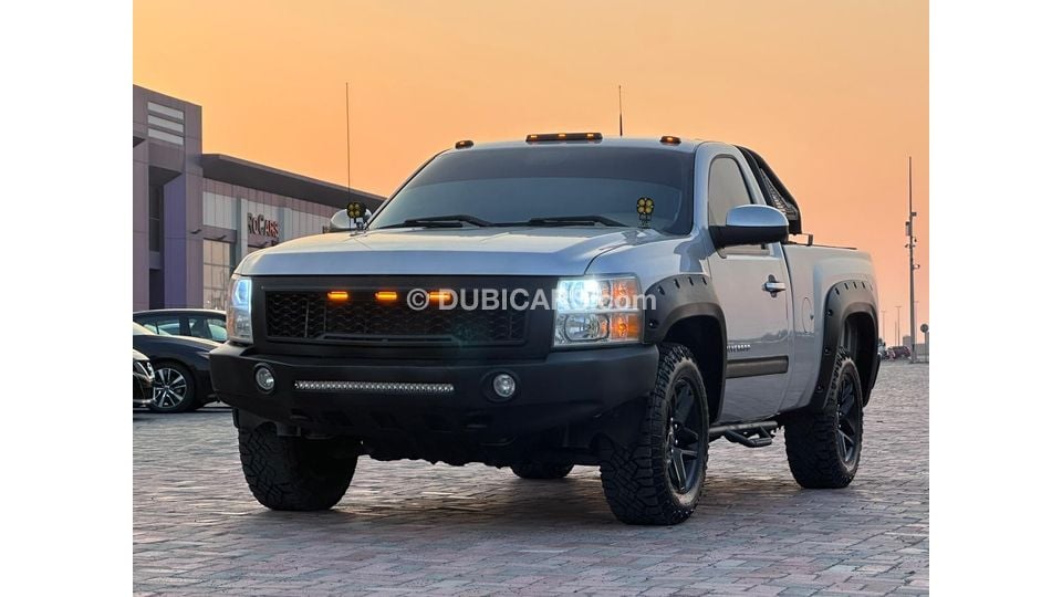 Used Chevrolet Silverado LT 2013 For Sale In Dubai - 696911