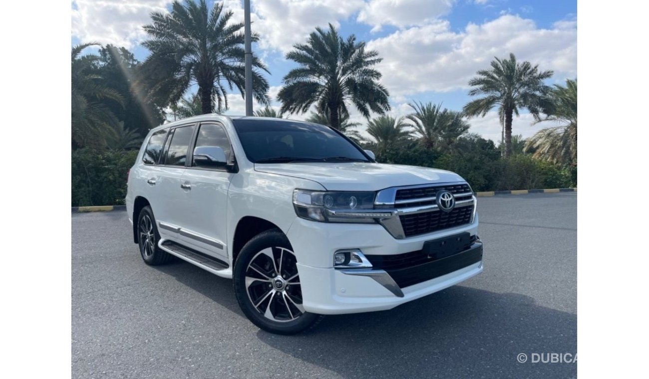 Toyota Land Cruiser VXR TOYOTA LAND CRUISER 2013 GCC V8   5,7  Excellent Condition