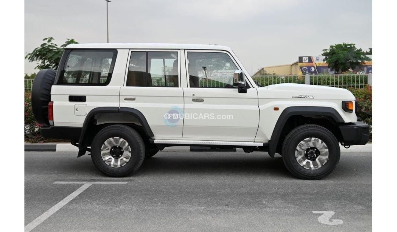 تويوتا لاند كروزر هارد توب 76 SDLX 4.0L Petrol 4WD Automatic