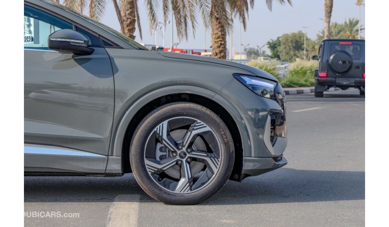 Audi e-tron Audi Q4 e-tron grey