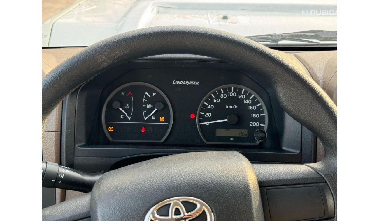 تويوتا لاند كروزر بيك آب TOYOTA LANDCRUISER 79 4.5L V8 DIESEL 4WD DC STD E MANUAL