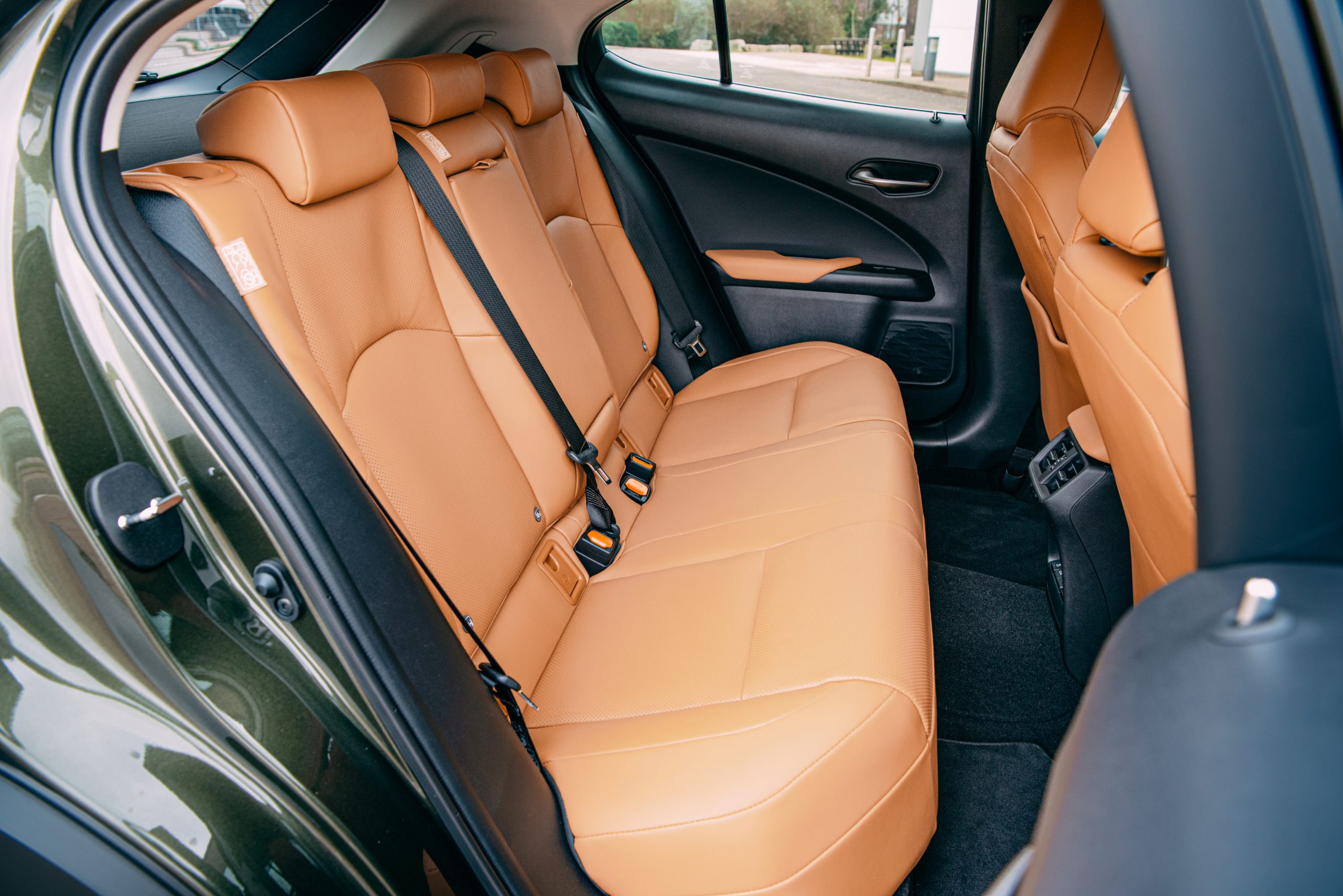 لكزس UX300h interior - Seats