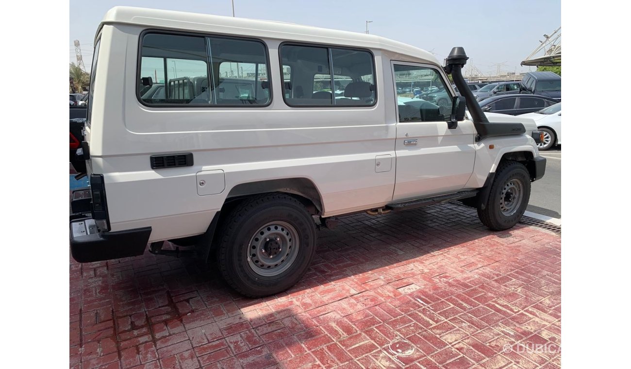 تويوتا لاند كروزر هارد توب LAND CRUISER LC78 4.0L V6 MANUAL 3-DOOR