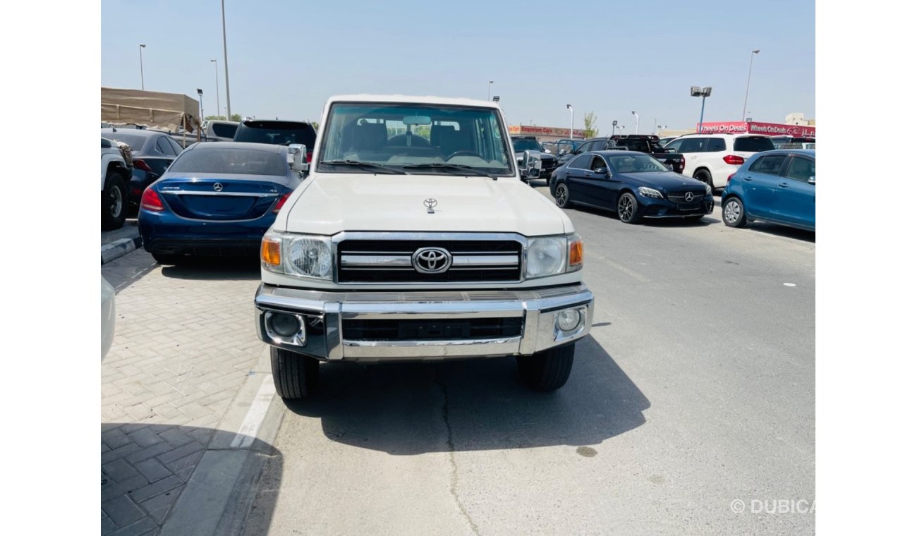 تويوتا لاند كروزر بيك آب Toyota landcuriser pickup 2018 V6 Petrol left hand drive