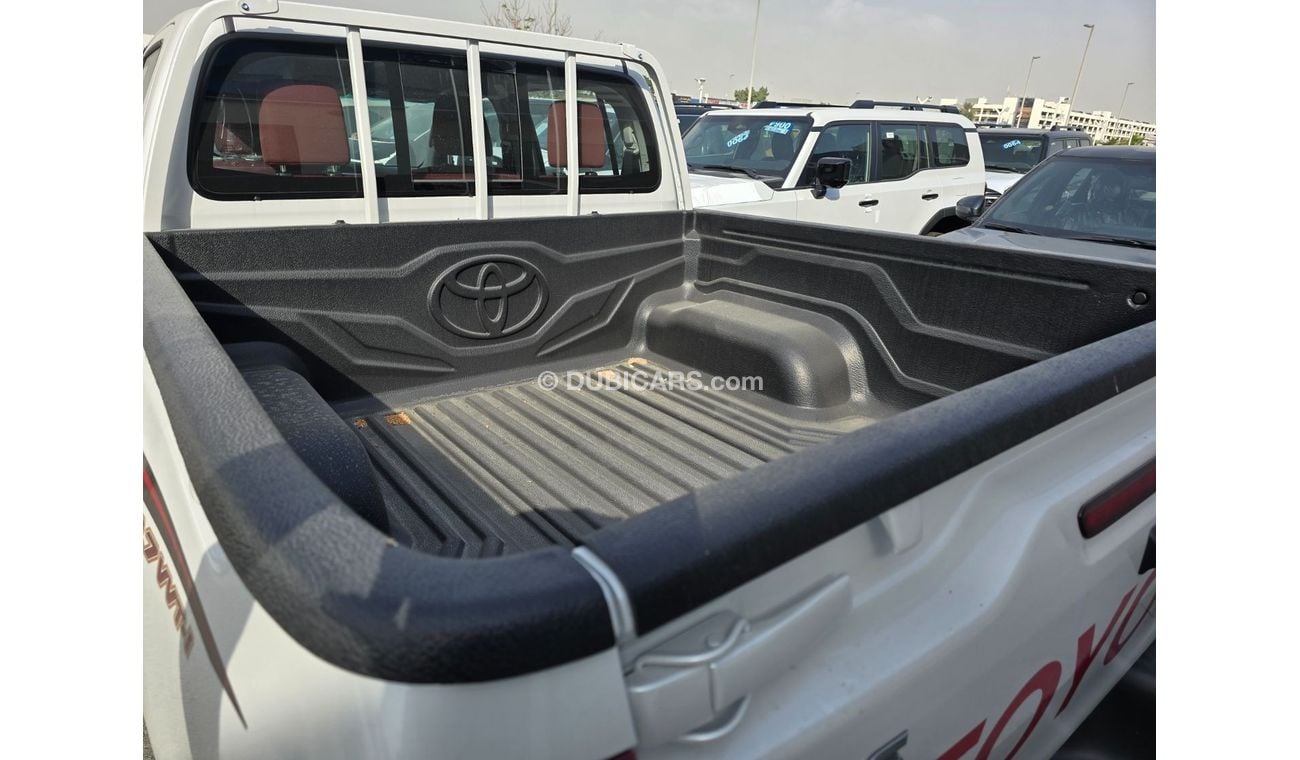 تويوتا هيلوكس GLX 2.7 Petrol Automatic 4WD Double Cab * EXPORT ONLY *