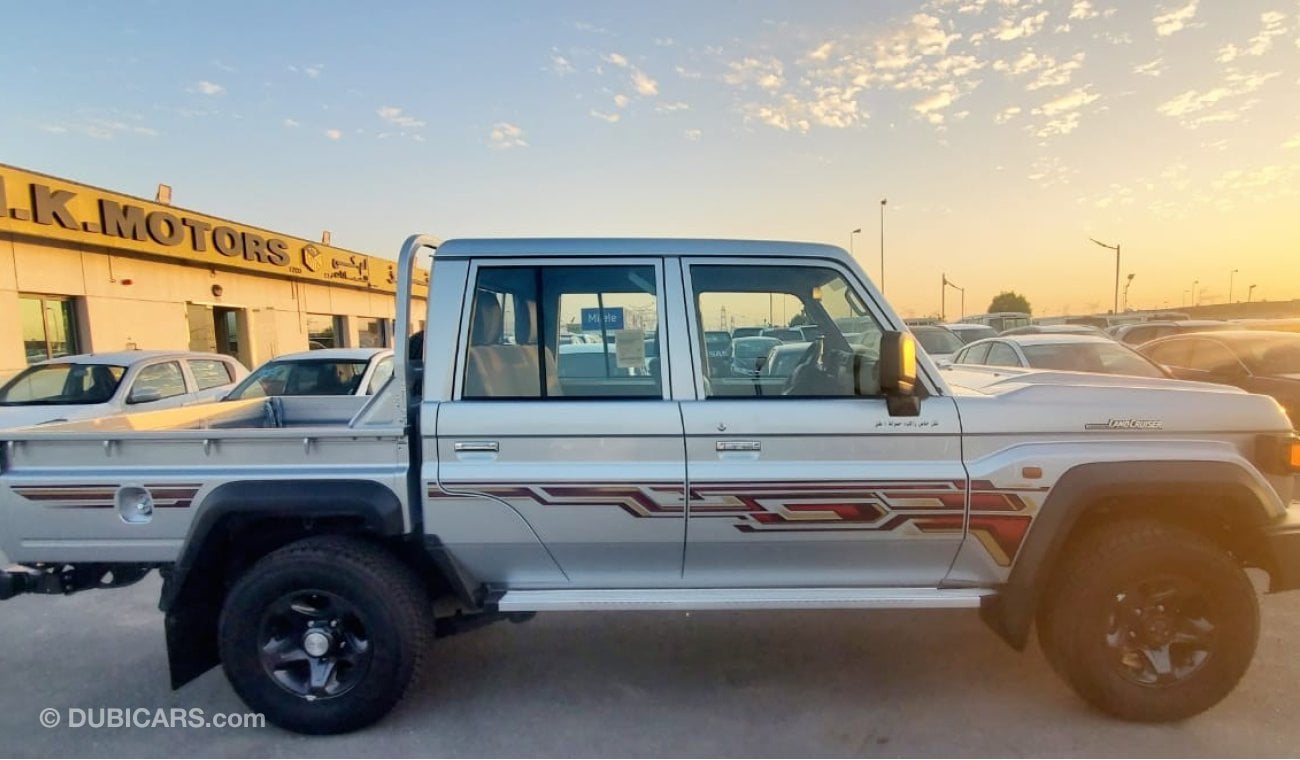 تويوتا لاند كروزر 70 TOYOTA LAND CRUISER ( 70 SERIES ) 4.0L PICKUP 4WD