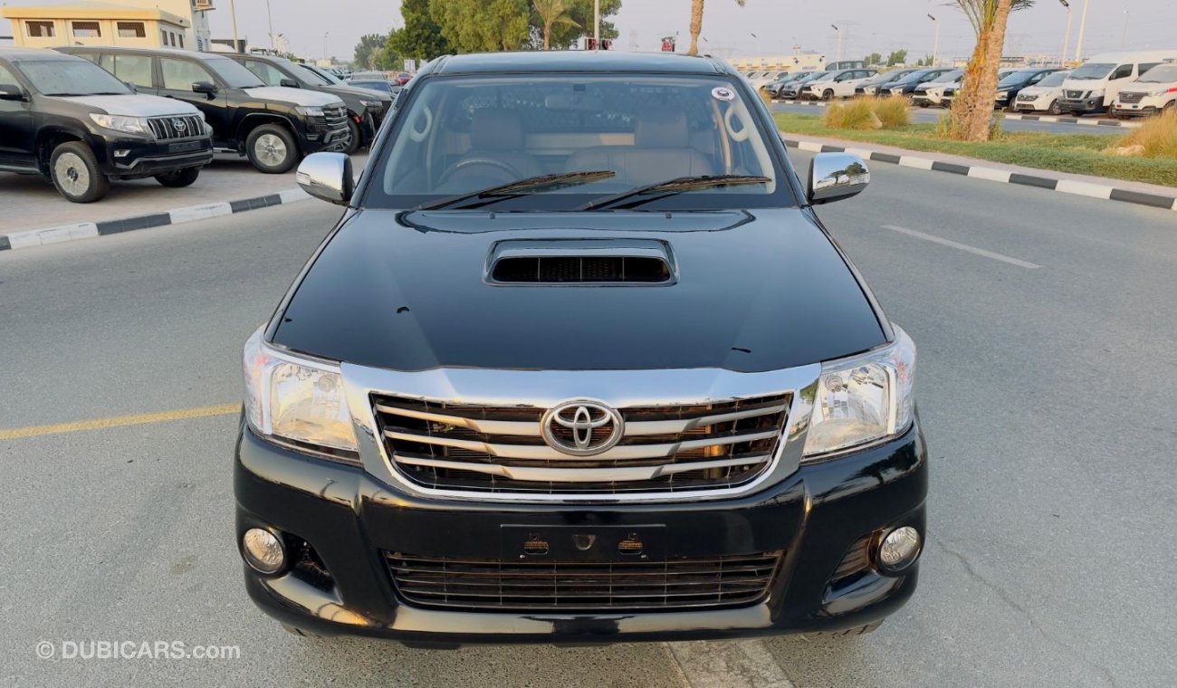 تويوتا هيلوكس SINGLE CABIN | 4 x 4 | PREMIUM SPORT BAR WITH BASKET 3.0L DIESEL | RHD | 2010 |