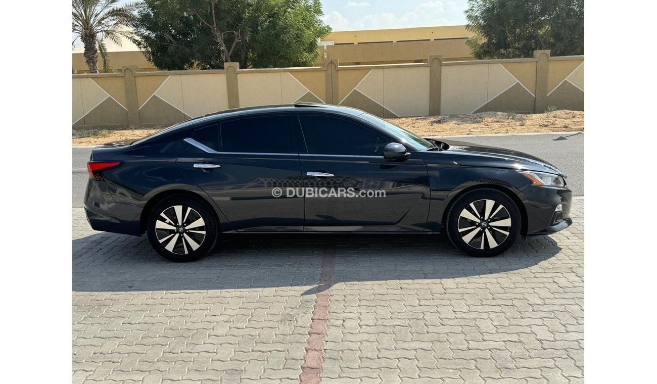 نيسان ألتيما Nissan Altima 2021 SV 2.5L Full Option,Sunroof GCC Specs