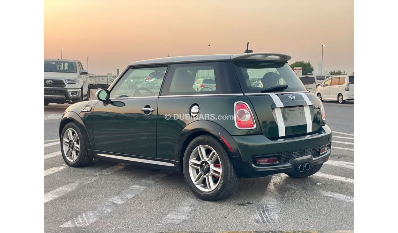 ميني كوبر إس 2011 Mini Cooper Hardtop S class 1.6L V4 - 2 doors 4 seats Hatchback German Origin - 159,000 mileage