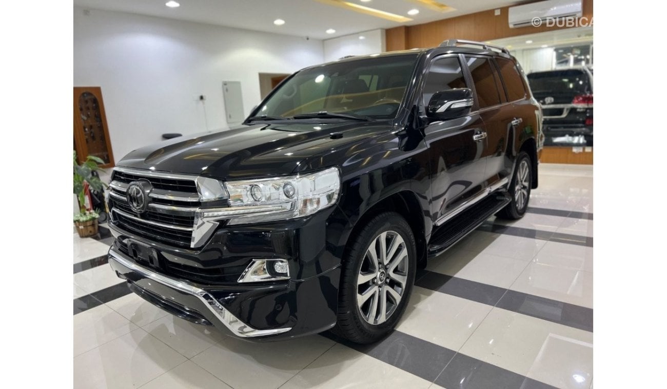 تويوتا لاند كروزر Toyota Land Cruiser VXR 5.7