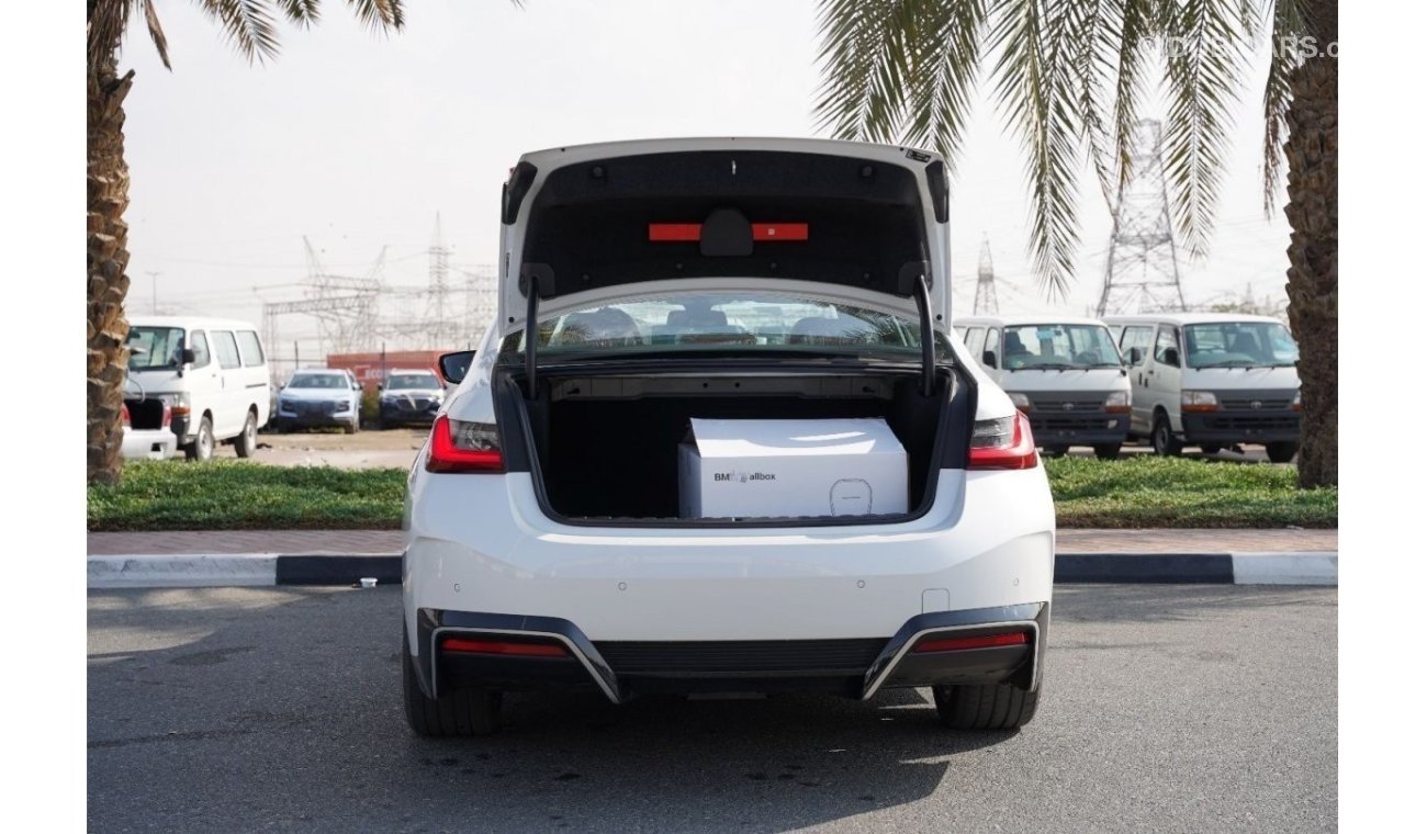 بي أم دبليو i3 2024 BMW I3 E-DRIVE 40L White RED 0KM