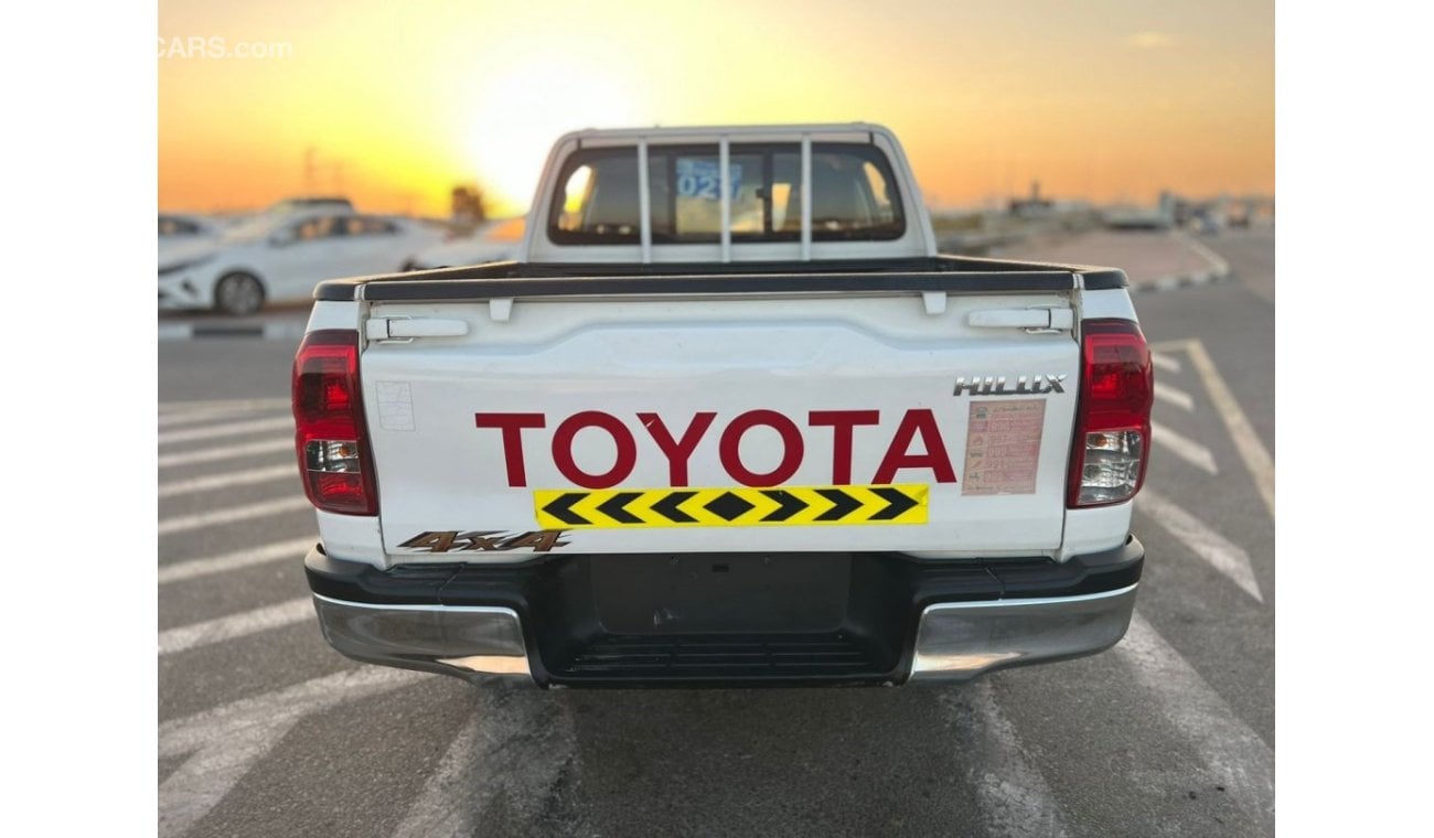 Toyota Hilux 2021 TOYOTA HILUX 2.8L V4  Gcc*DIESEL* MANUAL TRANSMISSION  +POWER WINDOW + 4X4  - DOUBLE CABIN