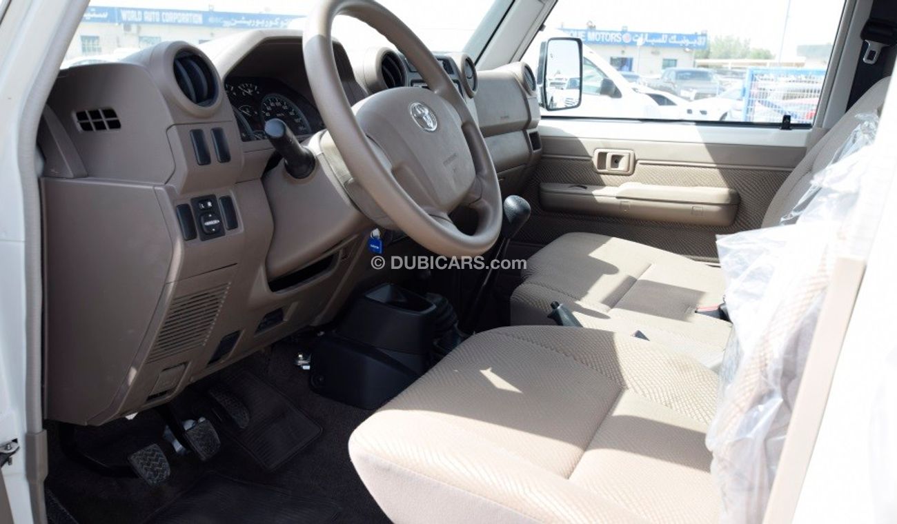 Toyota Land Cruiser Hardtop 5 Door 6 cylinder 1HZ