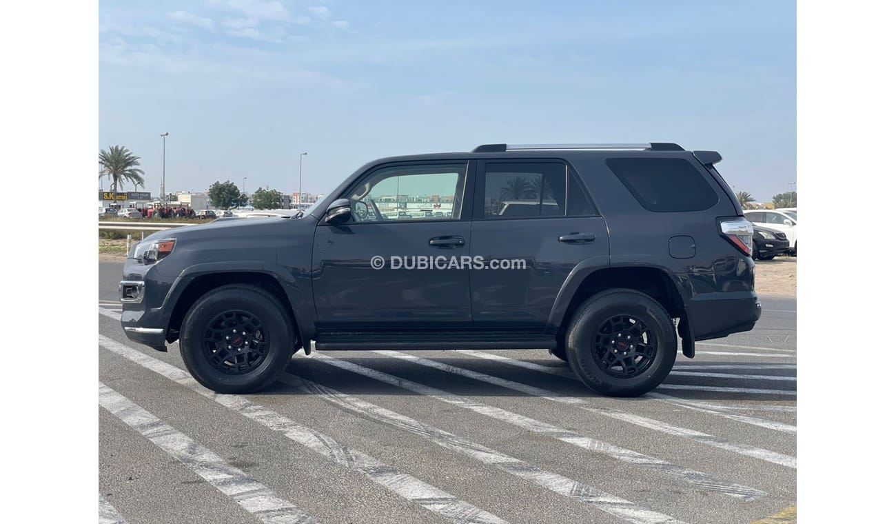 تويوتا Runner4 *Offer*2022 Toyota 4Runner SR5 Premium - 4x4 AWD - 4.0L V6 - New Color - -UAE PAS