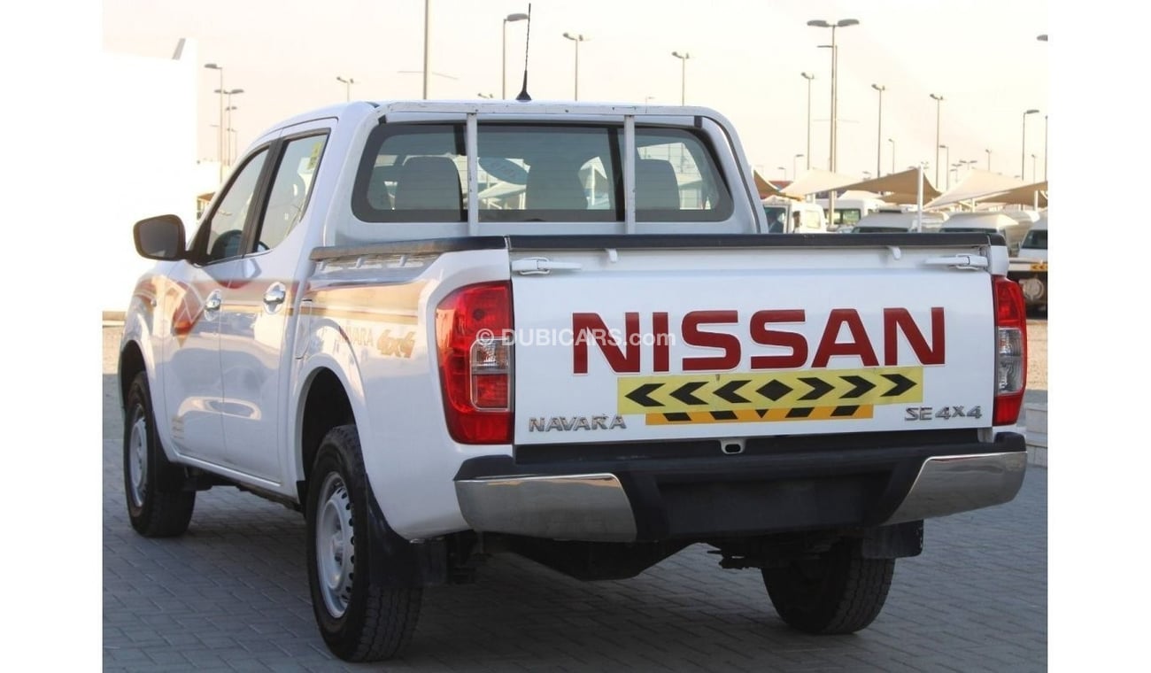 Nissan Navara Nissan Navara 2019 GCC 4 wheel drive 4x4 in excellent condition