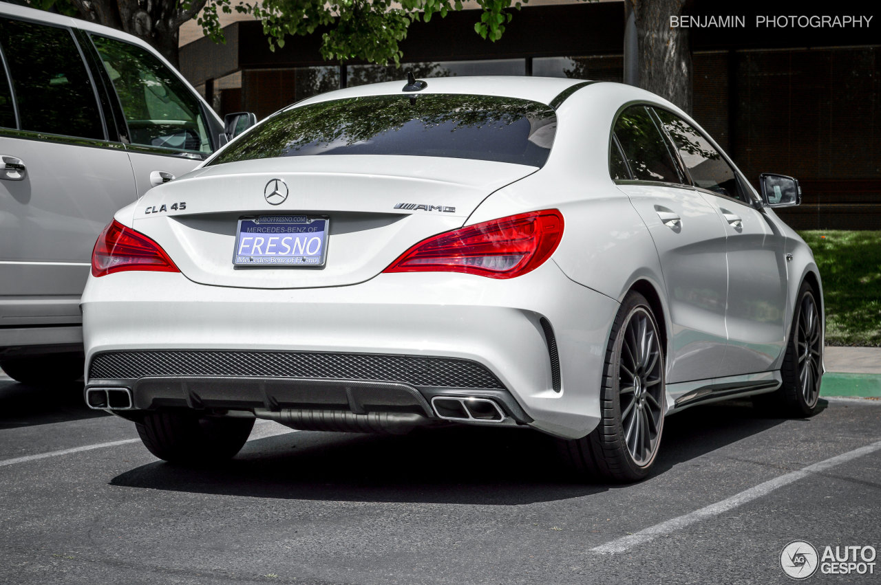 مرسيدس بنز CLA 45 AMG exterior - Rear Left Angled