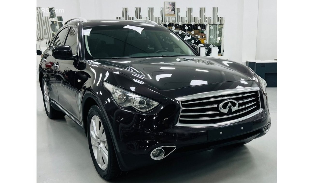 Infiniti QX70 Luxury GCC .. Full Options .. V6 .. NAV .