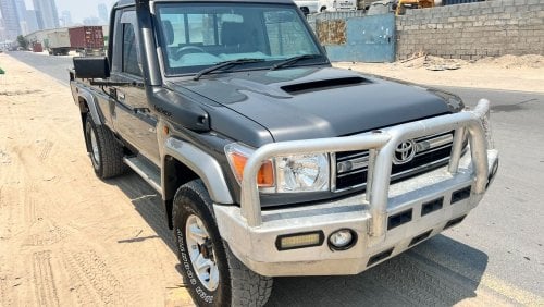 Toyota Land Cruiser Pick Up