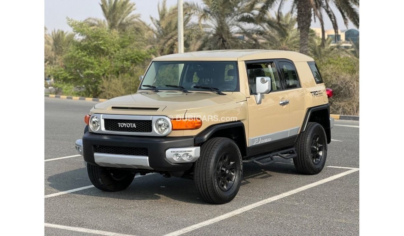 Toyota FJ Cruiser GXR Very clean, special color