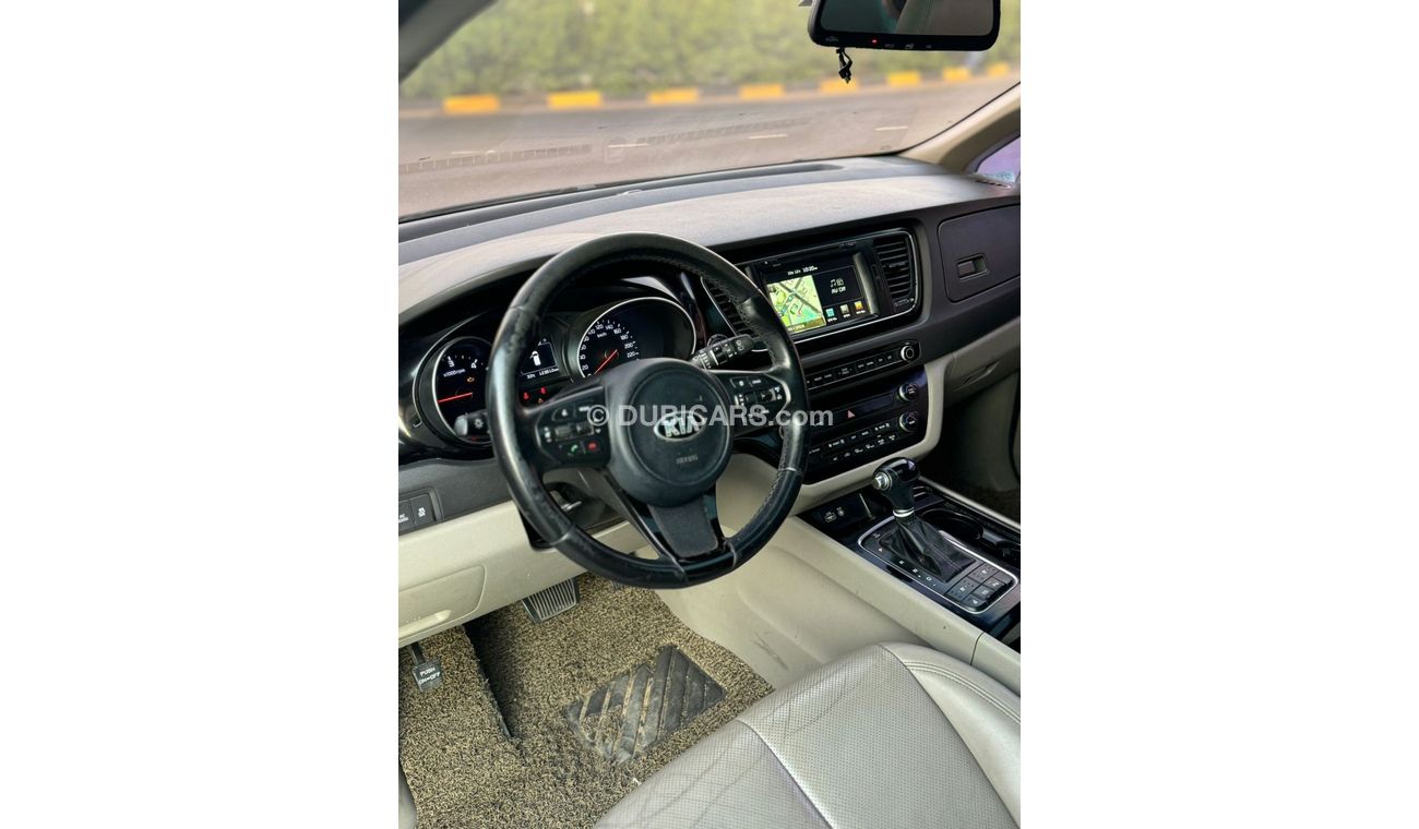 Kia Carnival EX 3.3L EX 2.2L