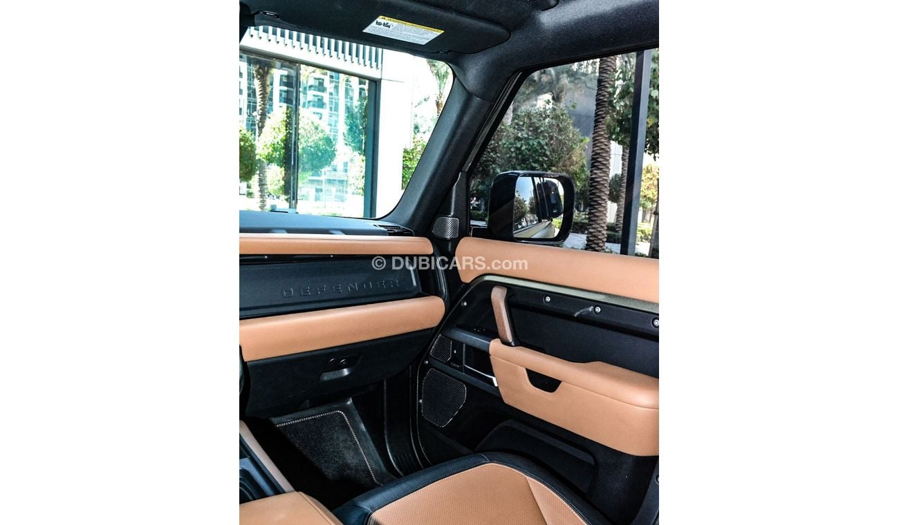 لاند روفر ديفندر 90 X-Dynamic S P400 3.0L Range Rover Defender 90 X-Dynamic P400 V6 2021 Fully loaded In Perfect Cond