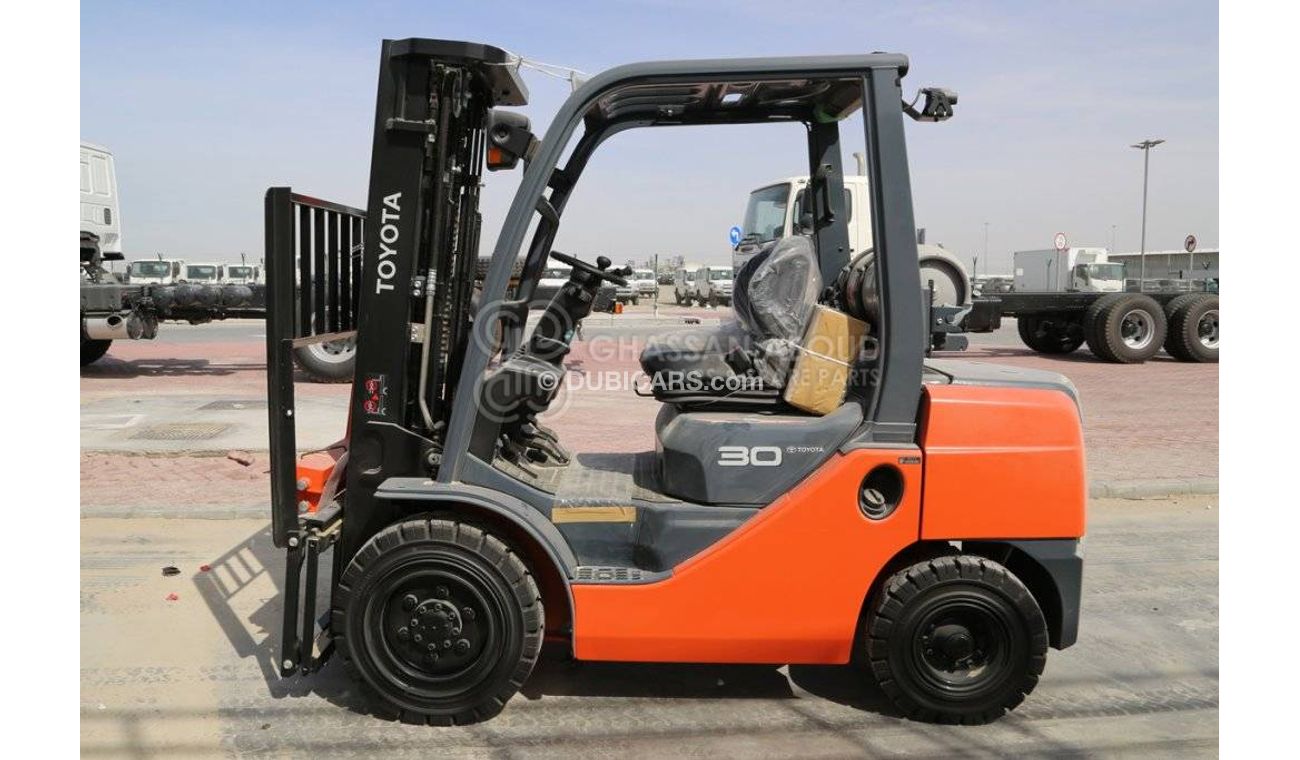 Toyota Fork lift LPG 3 TON, 3 STAGE W/SIDE SHIFT 3 LEVER,4.5M LIFT HEIGHT MY23 Forklift LPG(EXPORT ONLY)