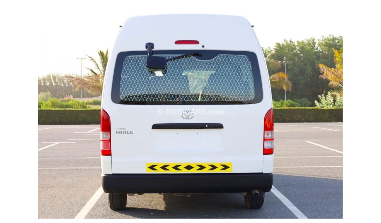 Toyota Hiace 13-Seater passenger Van | HiRoof | Excellent Condition | GCC Specs