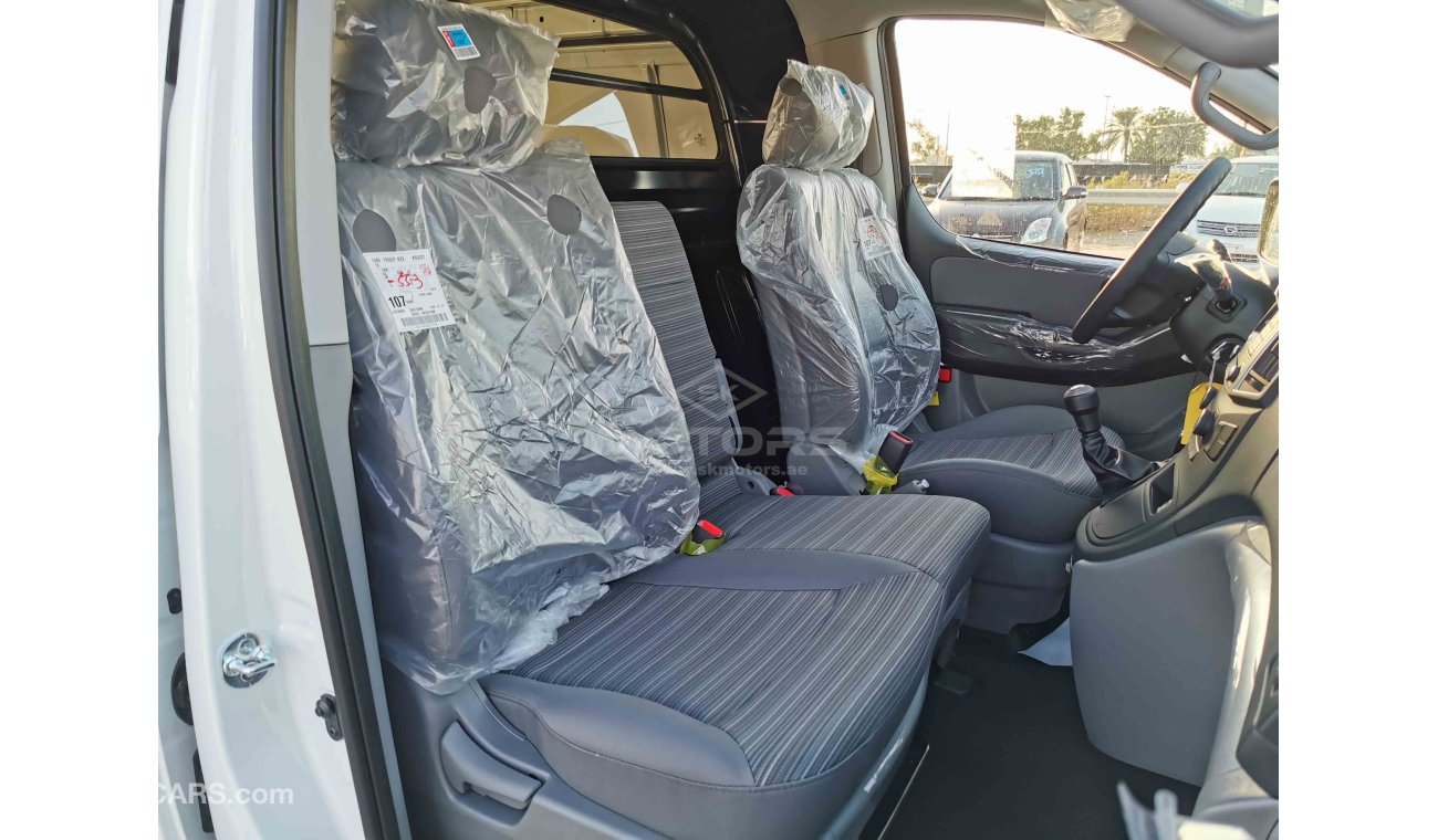 هيونداي H-1 2.4L Petrol, Cargo Van 3 Seat, Manual Gear (CODE # HCV02)