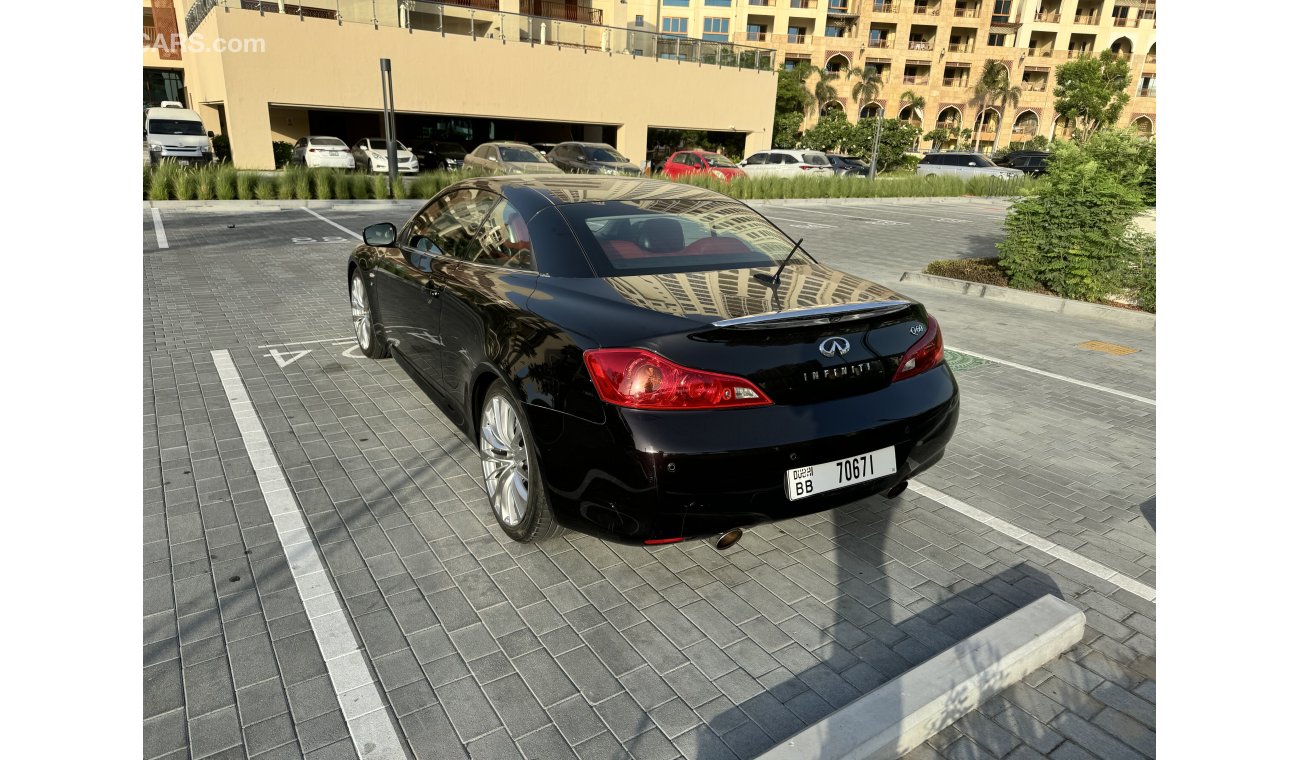 Infiniti Q60