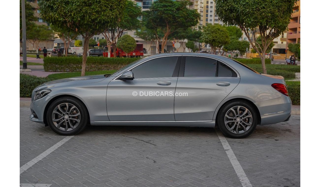 مرسيدس بنز C200 2015 Mercedes-Benz C200 Sedan  2.0L