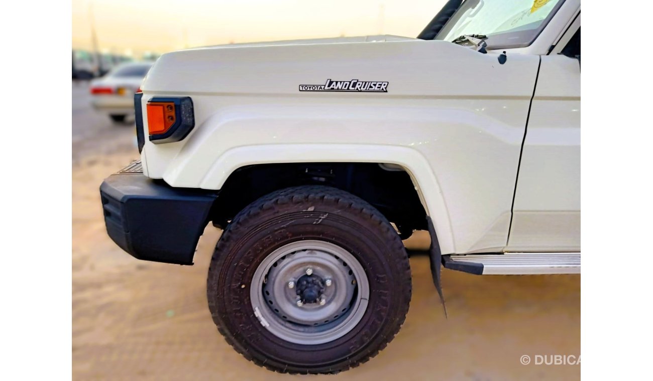 تويوتا لاند كروزر بيك آب Toyota land Cruiser pickup Double cabin Diesel  4.2L 6V M/T 4*4 basic 2024