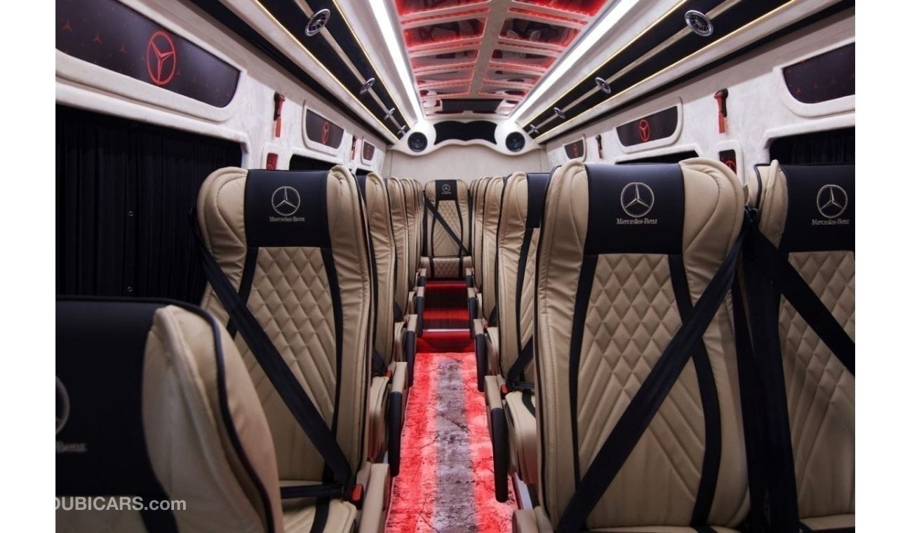 Mercedes-Benz Sprinter 8,304 PM I 519 CDI I Wooden Floor I 21 Seater