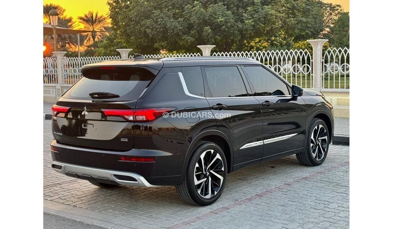 ميتسوبيشي آوتلاندر Mitsubishi Outlander 2023 TOP OF RANGE NO:1 Limited Edition GCC Spec.