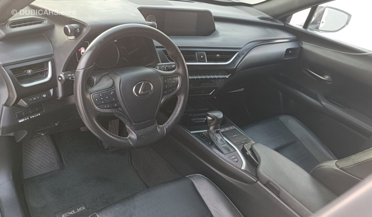 Lexus UX250h