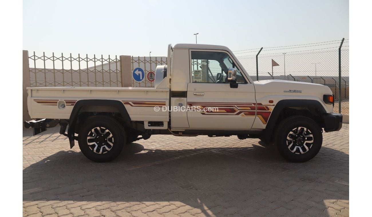 Toyota Land Cruiser Pick Up 2024 TOYOTA LAND CRUISER GRJ79 4.0 V6 A/T FULL -**EXPORT ONLY**التصدير فقط خارج الخليج**