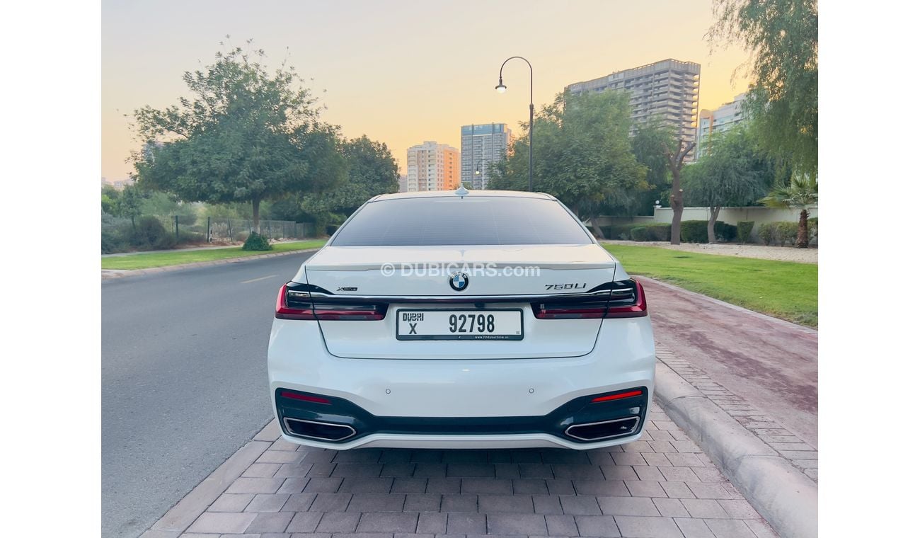 BMW 750Li M Sport 4.4L (443 HP)