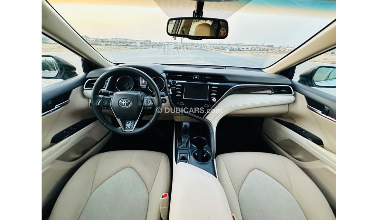 Toyota Camry LE 2.5L (204 HP) MODEL 2018 GCC CAR PERFECT CONDITION INSIDE AND OUTSIDE FULL OPTION SUN ROOF