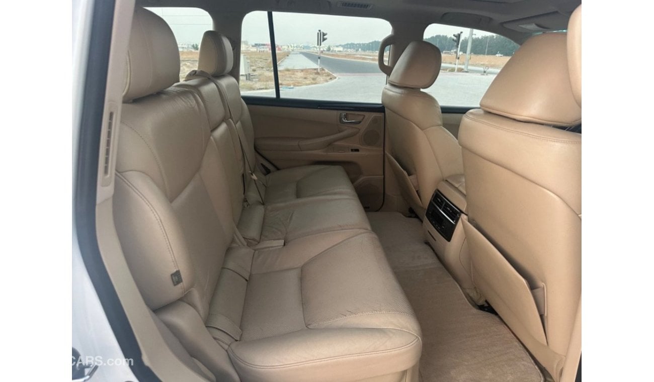 Lexus LX570 MODEL 2010 GCC CAR PERFECT CONDITION INSIDE AND OUTSIDE FULL OPTION SUN ROOF