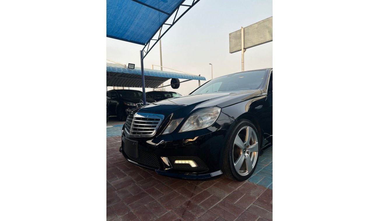 مرسيدس بنز E 350 السيارة بحالة ممتازة مرسيدس بنز 2011 E350 من الداخل جلد أسود دفع ثنائي