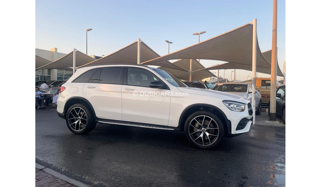 مرسيدس بنز GLC 350 Mercedes GLC300 _American_2020_Excellent Condition _Full option