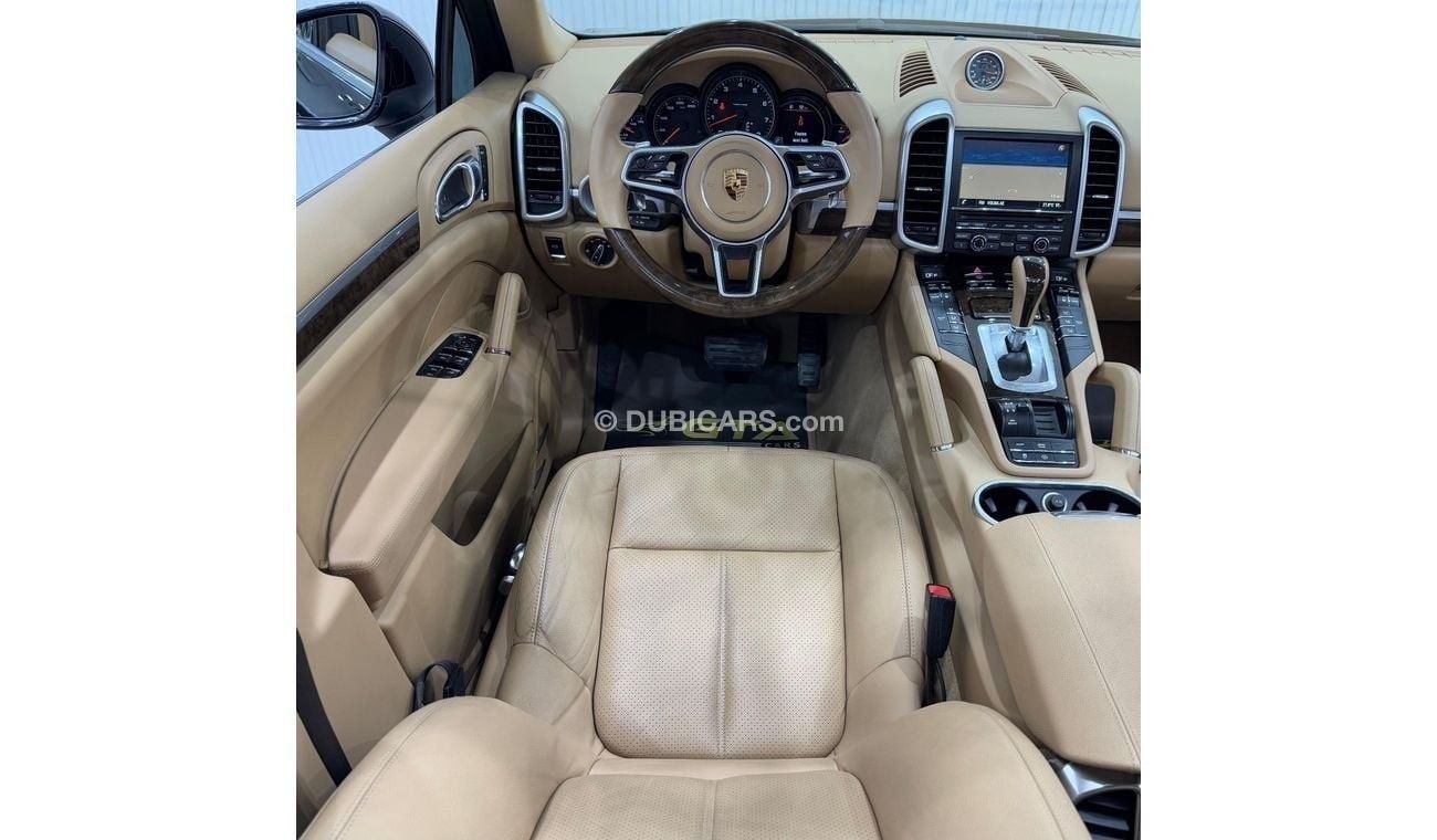 Porsche Cayenne Std 3.6L 2016 Porsche Cayenne, Full Service History, Excellent Condition, GCC