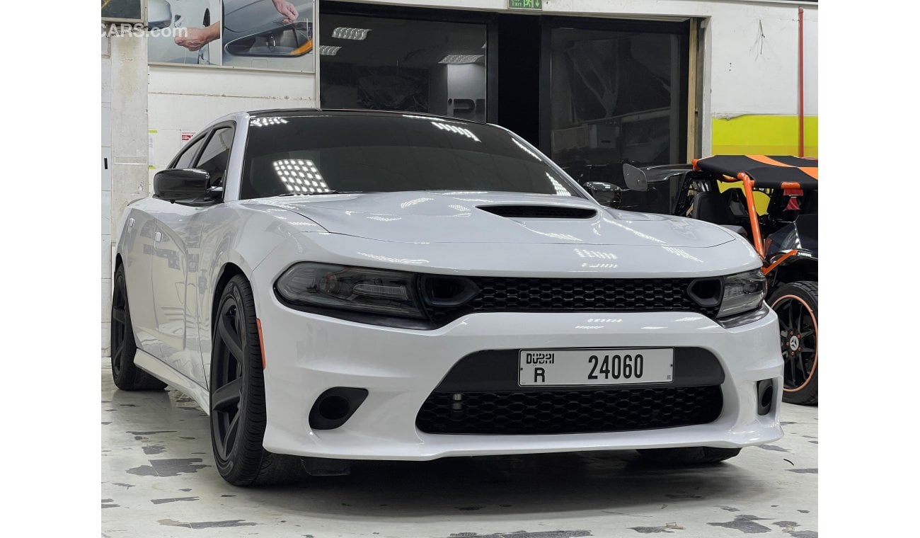 دودج تشارجر SRT 6.2 V8 HELLCAT