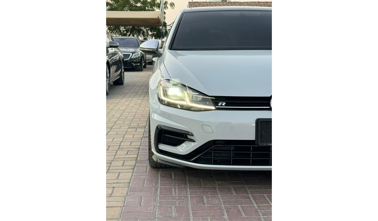 Volkswagen Golf R